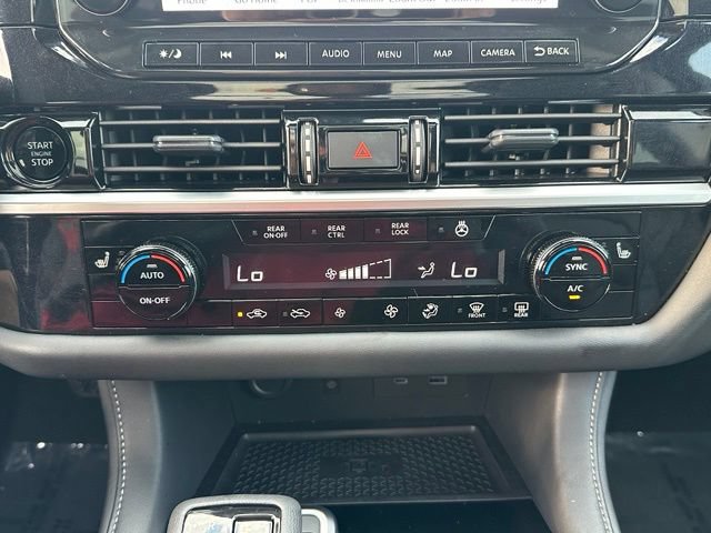 Used 2025 Nissan Pathfinder SL w/ SL Premium Package AWD/4WD image 33