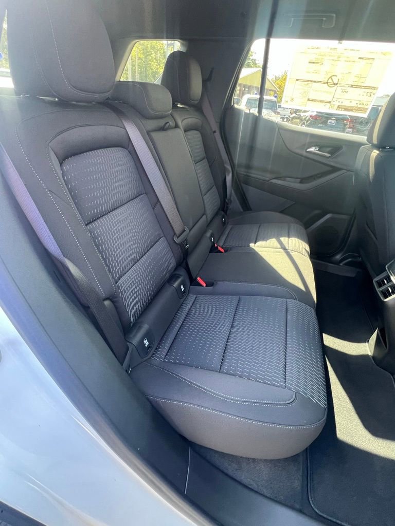 New 2026 Chevrolet Equinox LT image 18