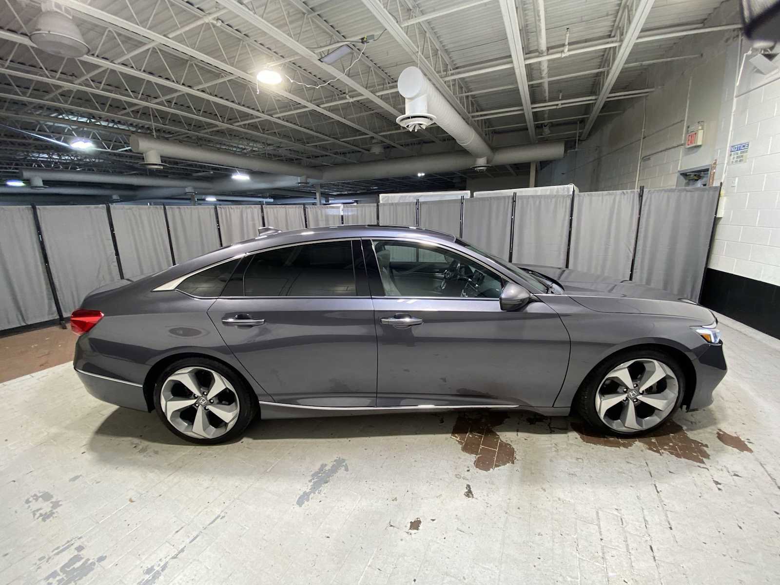 Used 2018 Honda Accord Touring image 27