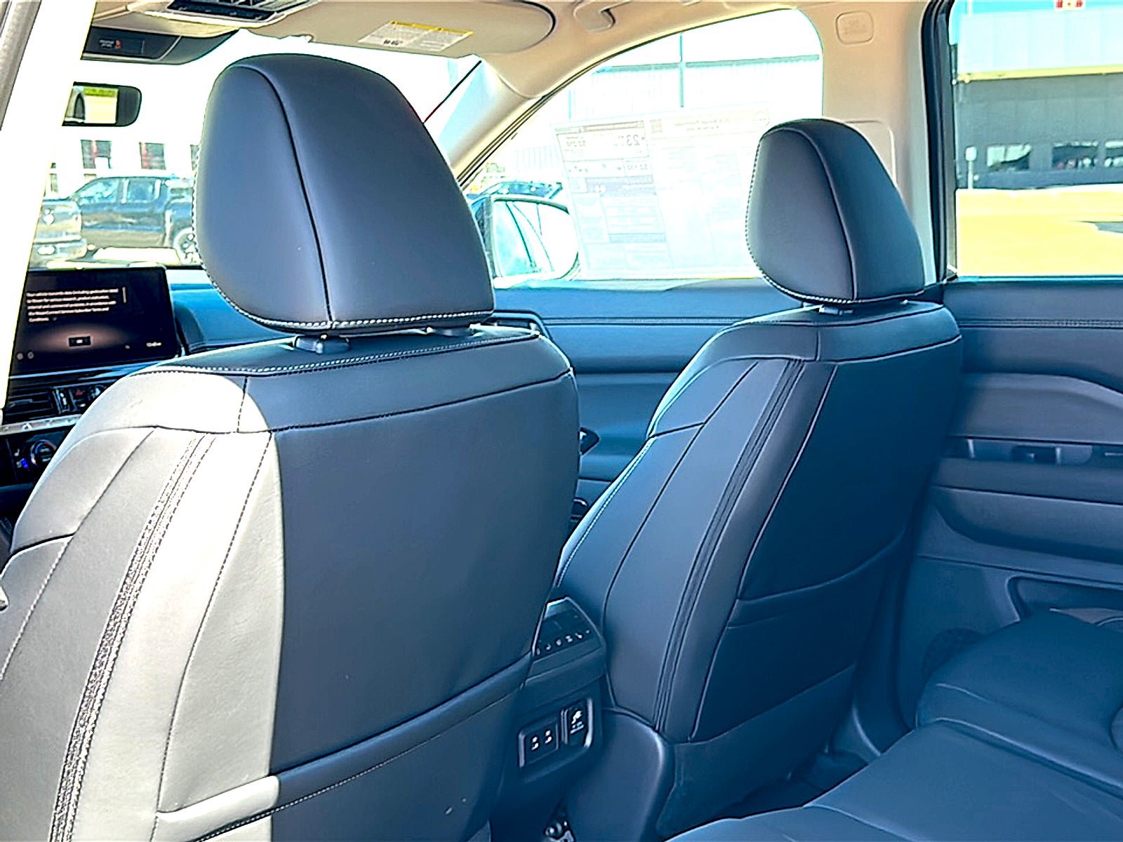 New 2026 Nissan Pathfinder Platinum w/ Accent Package FWD image 15