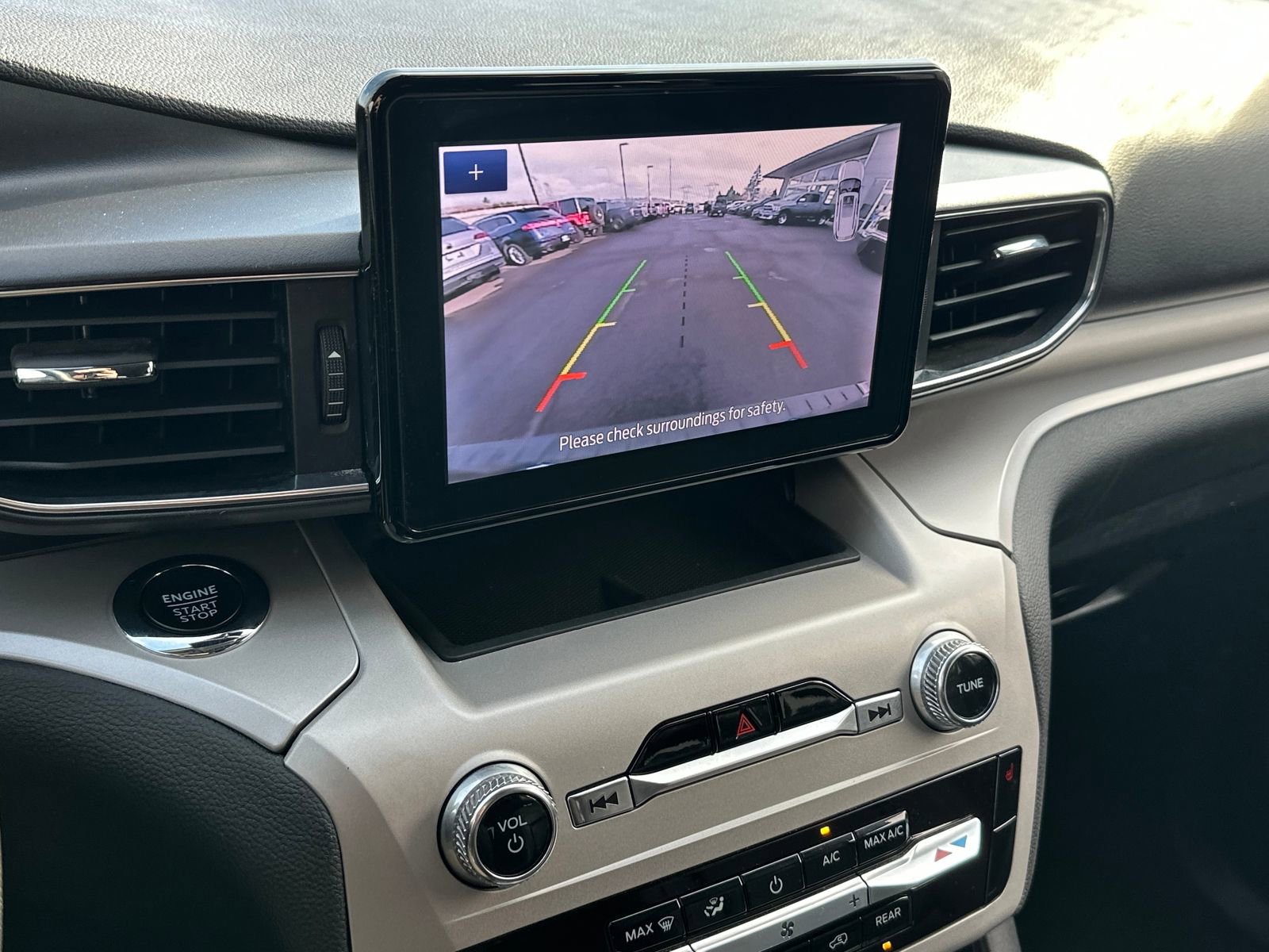 Used 2024 Ford Explorer XLT w/ Equipment Group 202A image 14