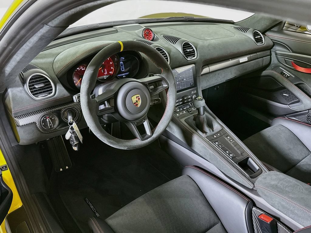 Certified 2024 Porsche 718 Cayman GT4 RS RWD image 4