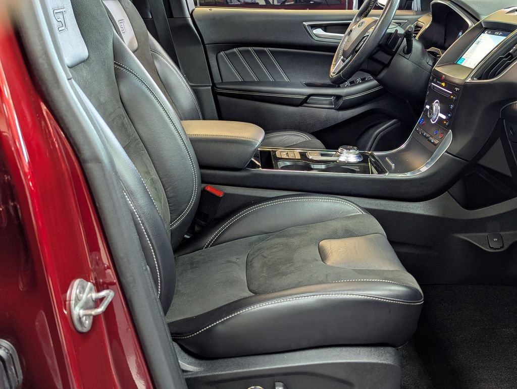 Used 2019 Ford Edge ST w/ Equipment Group 401A image 21