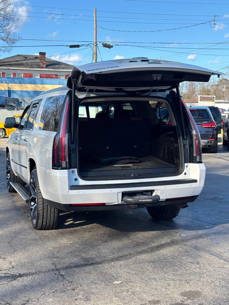 Used 2016 Cadillac Escalade ESV Premium image 16