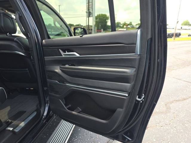 Used 2025 Jeep Grand Wagoneer L Series II Obsidian w/ Quick Order Packagew 28T AWD/4WD image 58
