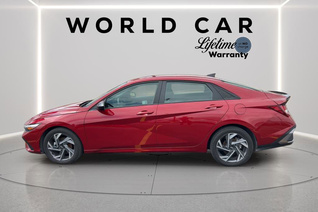 Used 2025 Hyundai Elantra Sport FWD image 4