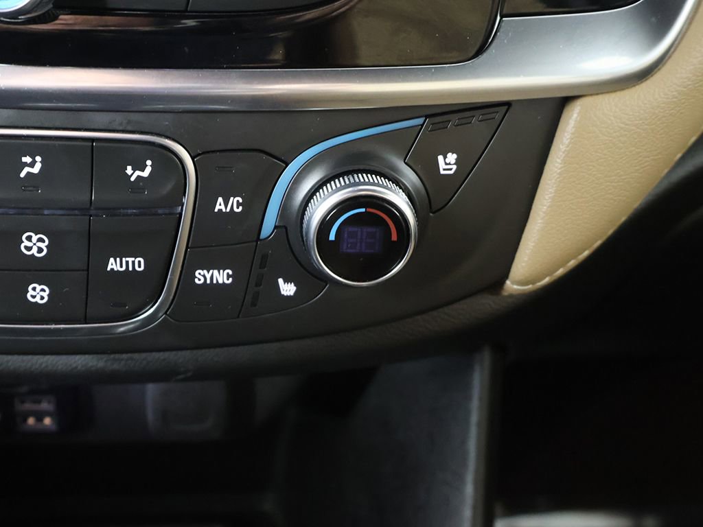 Used 2023 Chevrolet Traverse Premier AWD/4WD image 56