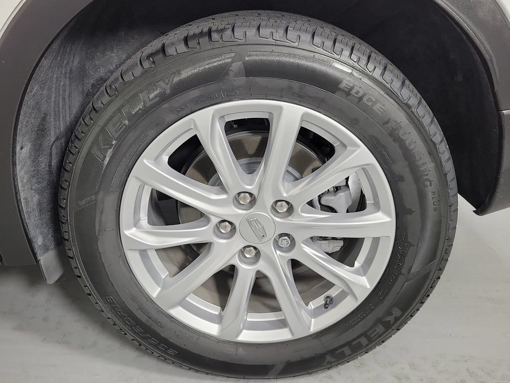 Used 2023 Cadillac XT4 Luxury w/ Driver Awareness Package FWD image 10