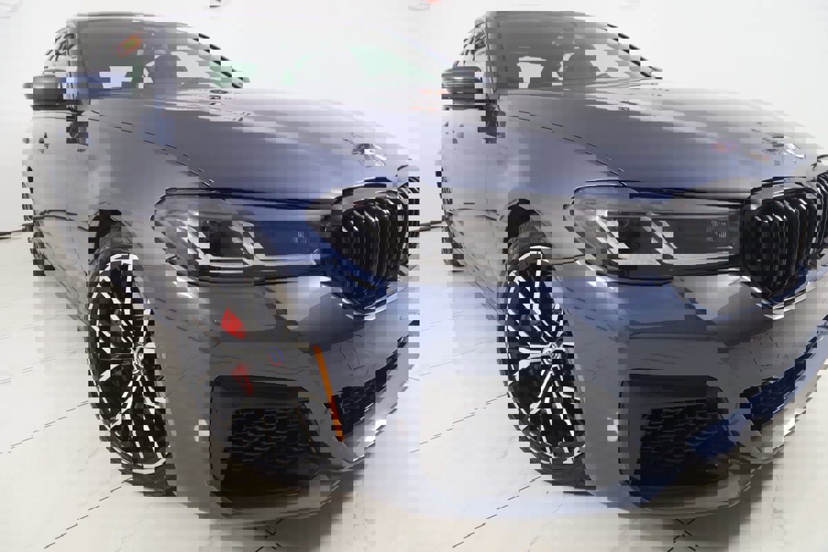 Used 2023 BMW M550i xDrive w/ Executive Package image 21