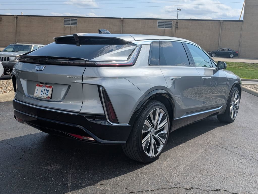 Used 2025 Cadillac Lyriq Luxury w/ LPO, Floor Liner Package image 7