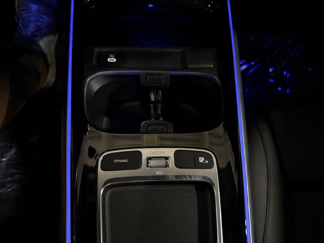 Used 2024 Mercedes-Benz GLB 250 4MATIC image 18