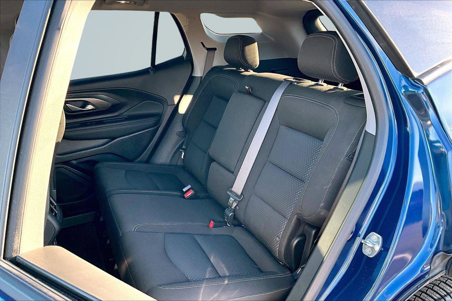 Used 2023 GMC Terrain SLE w/ Driver Convenience Package image 27