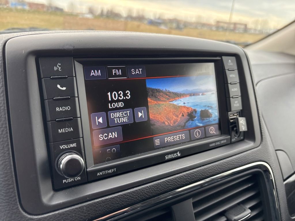 Used 2018 Dodge Grand Caravan SE w/ UConnect Hands-Free Group image 22