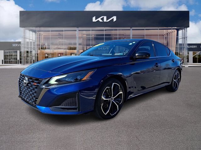 Used 2024 Nissan Altima 2.5 SR w/ SR Premium Package image 3