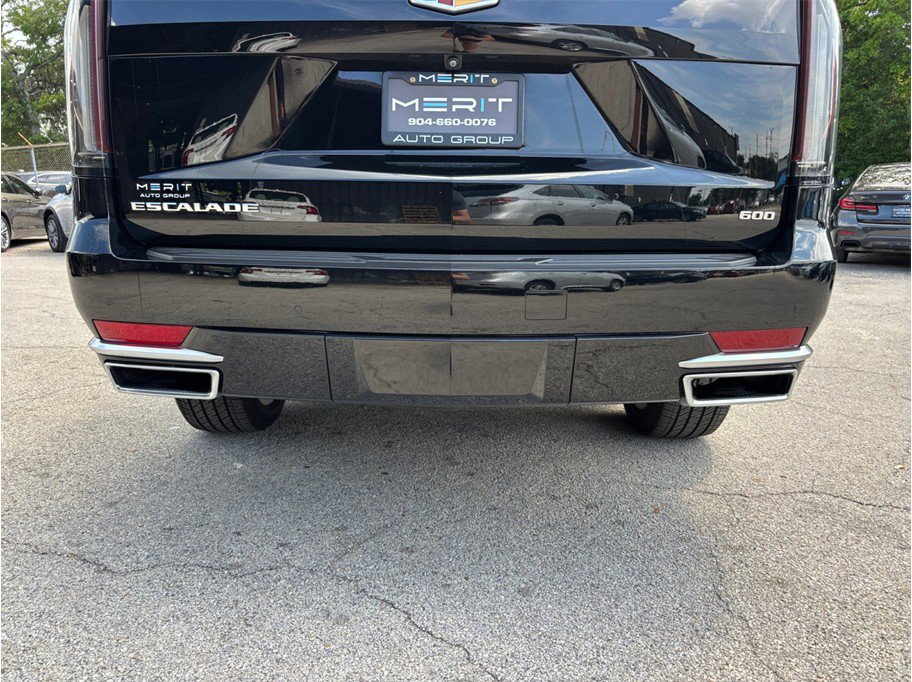 Used 2022 Cadillac Escalade Luxury RWD image 17