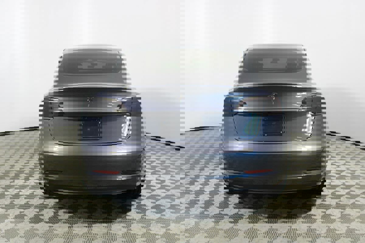 Used 2023 Tesla Model 3 Standard Range image 30