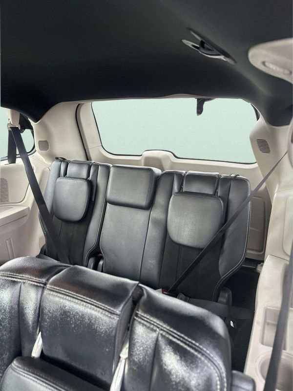 Used 2019 Dodge Grand Caravan SXT image 20