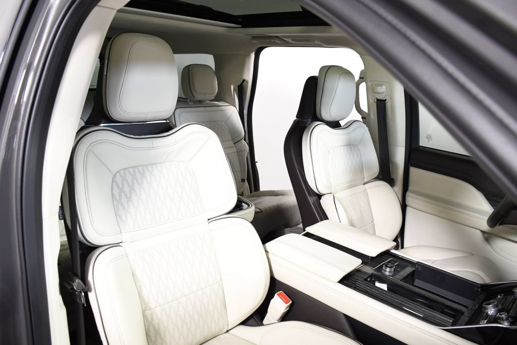 Used 2022 Lincoln Navigator L Black Label AWD/4WD image 19