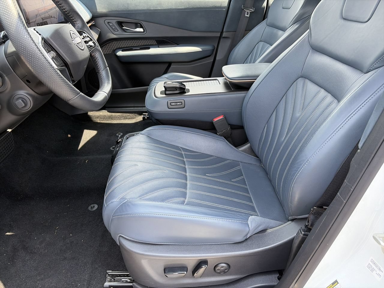 Certified 2024 Nissan Ariya AWD image 27