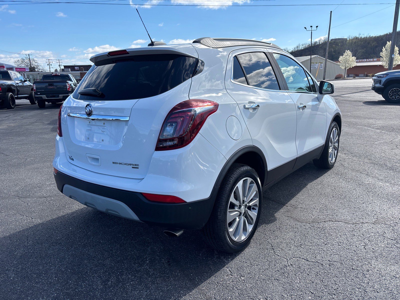 Used 2020 Buick Encore Preferred AWD/4WD image 7