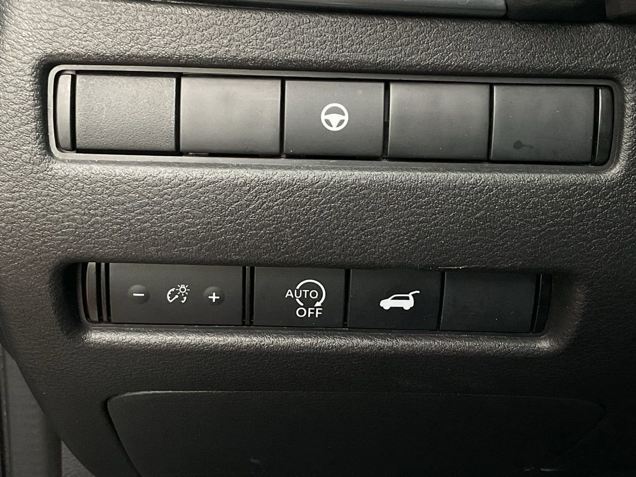 Used 2025 Nissan Rogue SV image 26