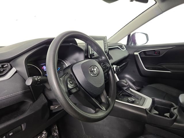 Used 2021 Toyota RAV4 LE AWD/4WD image 13