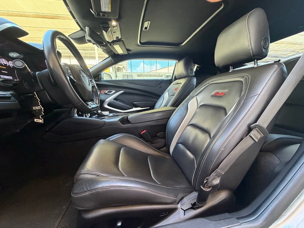 Used 2019 Chevrolet Camaro SS RWD image 10