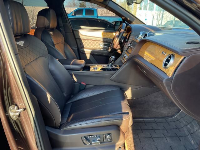 Used 2018 Bentley Bentayga Onyx Edition AWD/4WD image 35