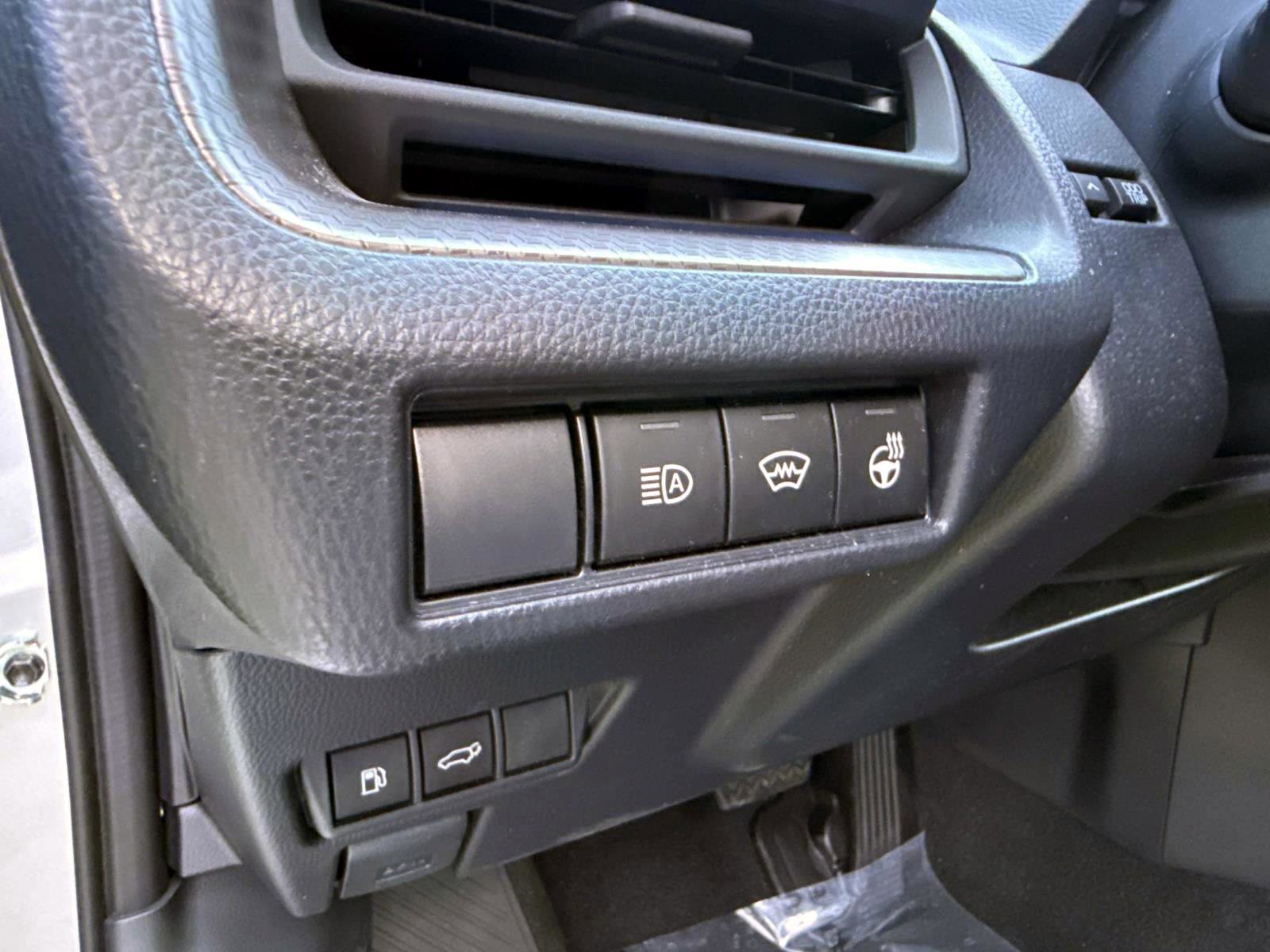 Used 2025 Toyota Prius Limited w/ Limited Premium Package FWD image 22