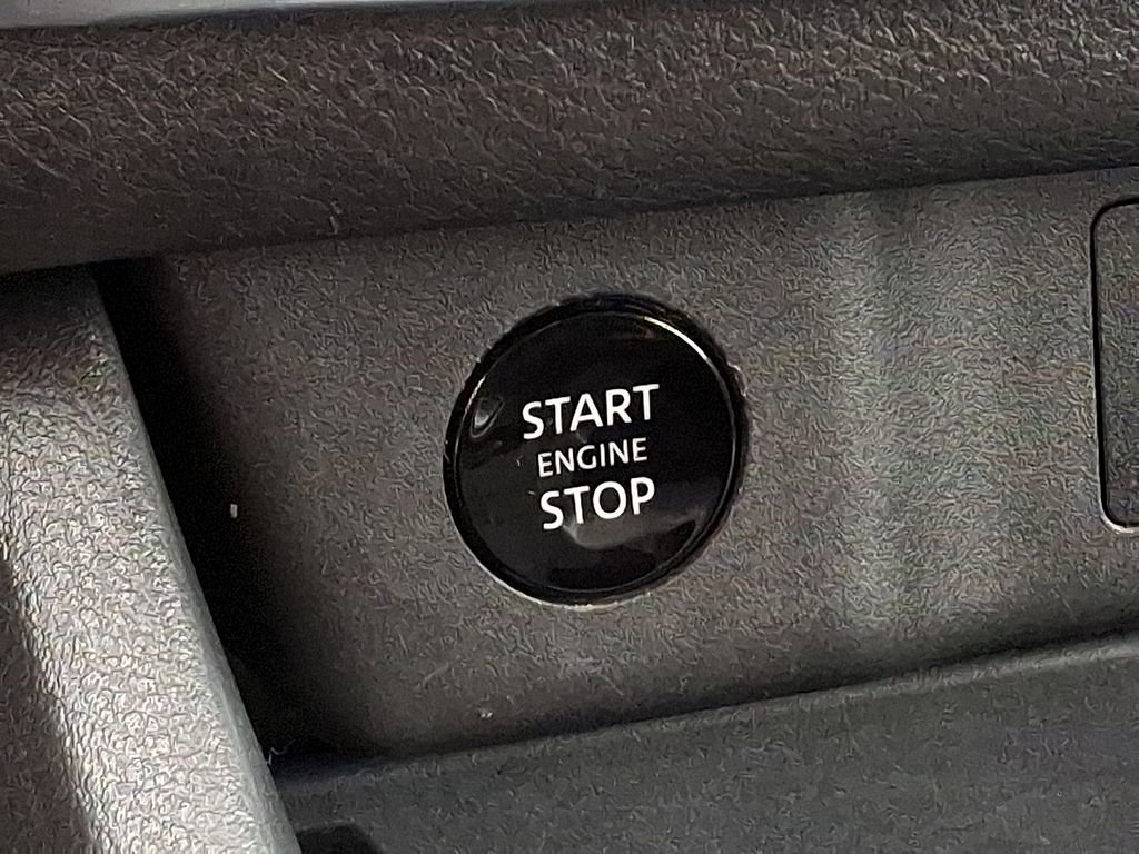 Used 2024 Nissan Rogue S image 22