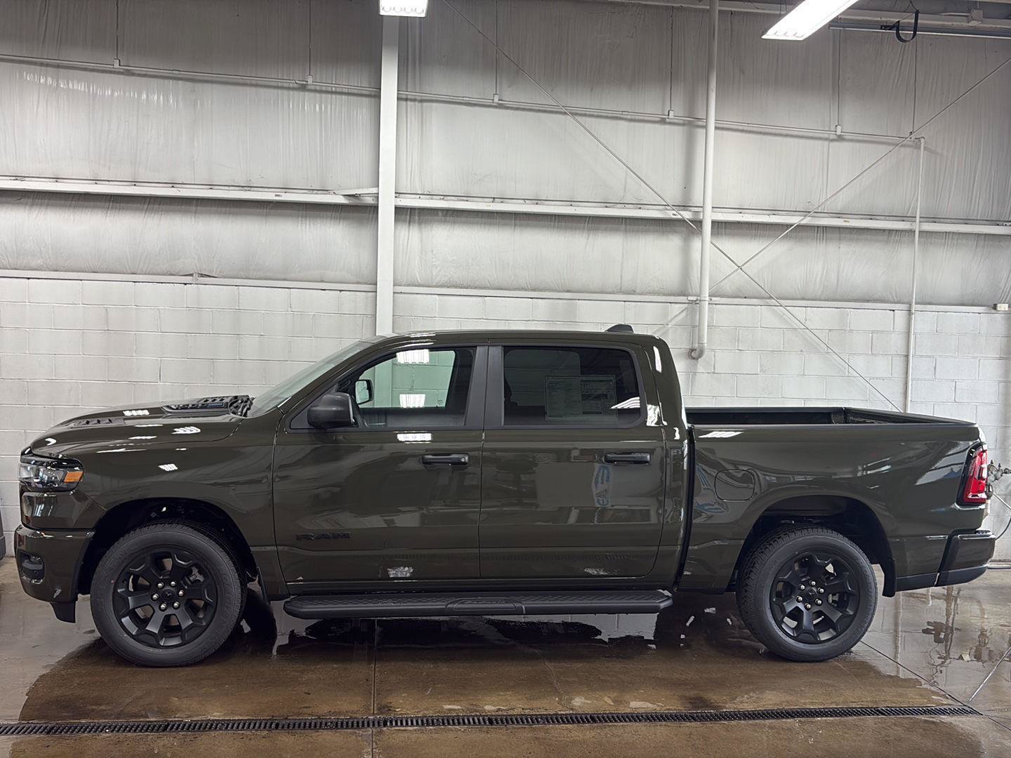 New 2026 RAM 1500 Express AWD/4WD image 38