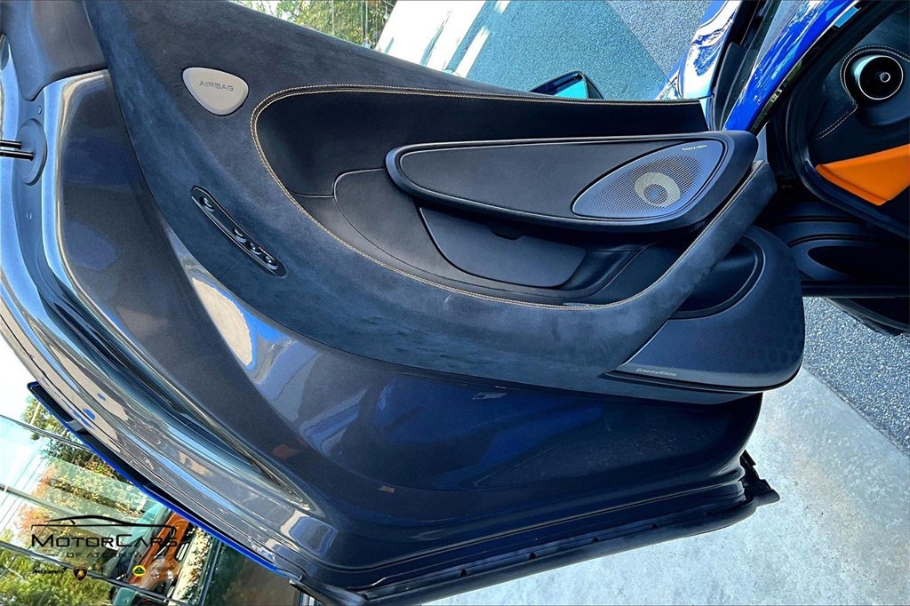 Used 2019 McLaren 570S Spider image 19