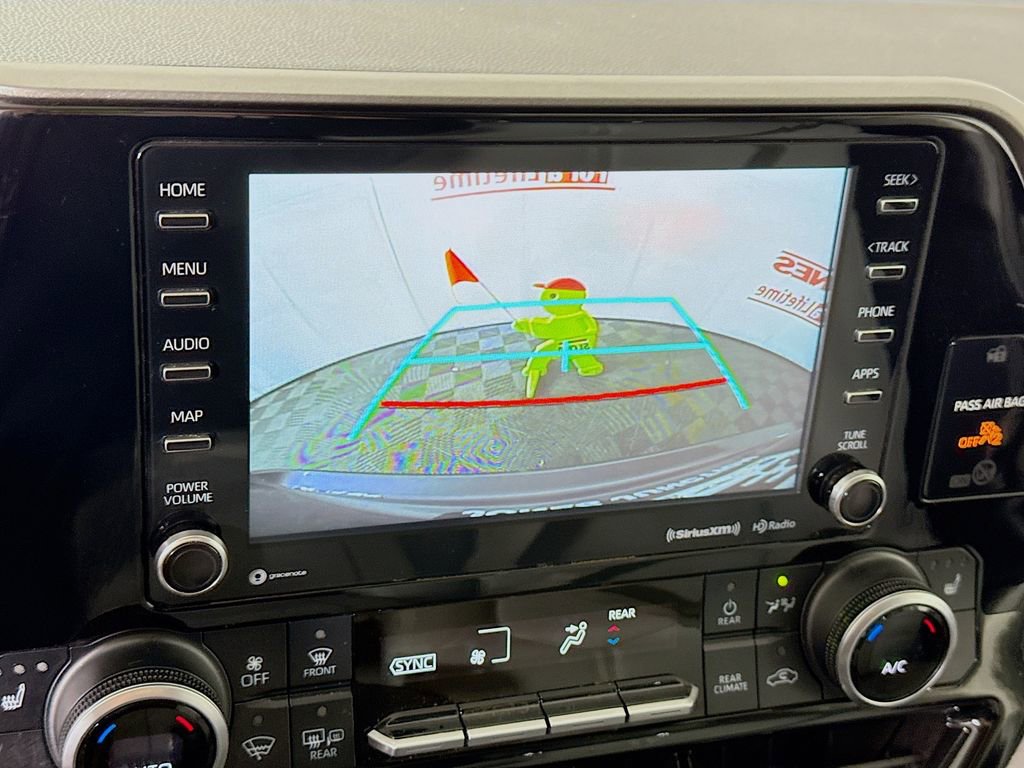 Used 2021 Toyota Highlander XLE image 5