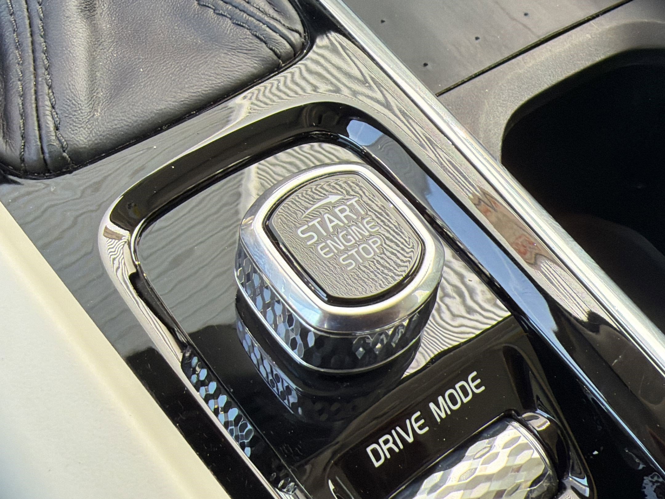 Used 2021 Volvo S60 T5 Momentum w/ Advanced Package image 24