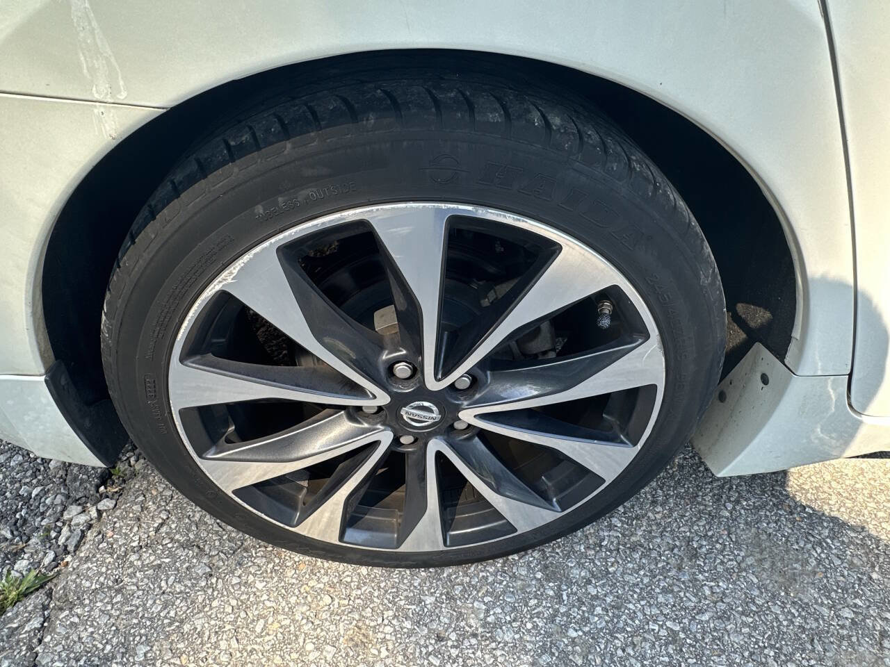 Used 2016 Nissan Maxima SR FWD image 15