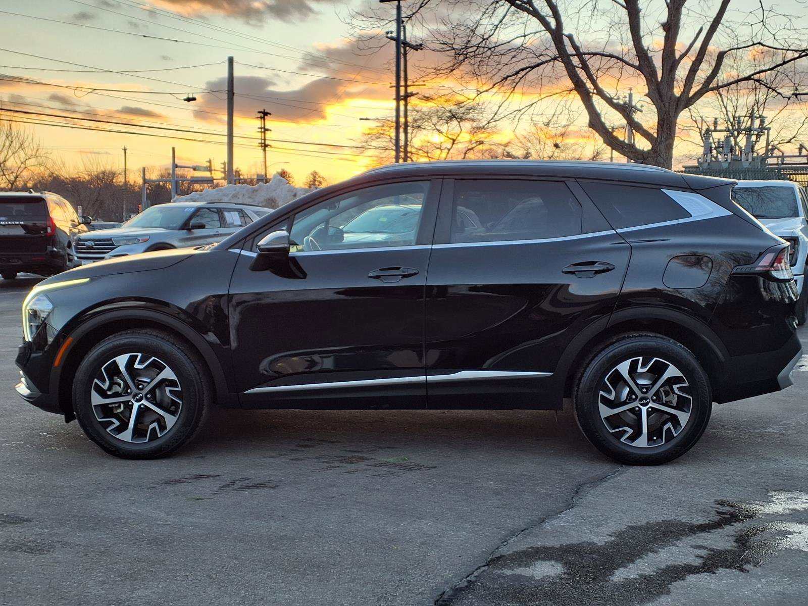 Used 2023 Kia Sportage EX AWD/4WD image 6