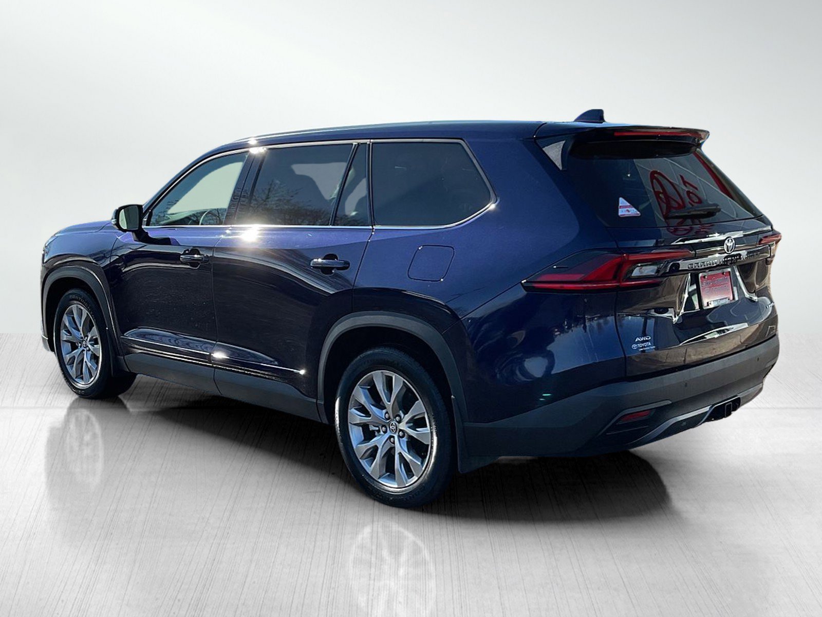 Used 2026 Toyota Grand Highlander Limited image 3