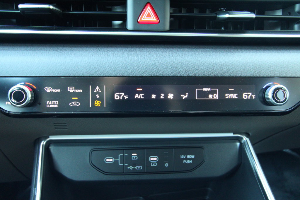 Used 2026 Kia Carnival EX FWD image 31