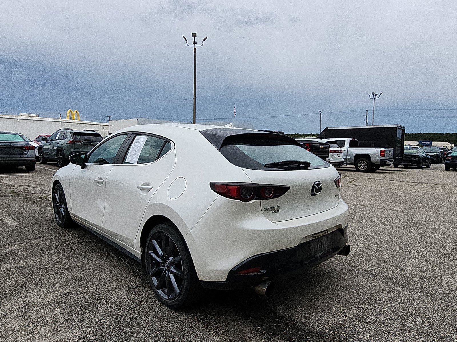 Used 2019 MAZDA MAZDA3 AWD Hatchback w/ Preferred Pkg image 3