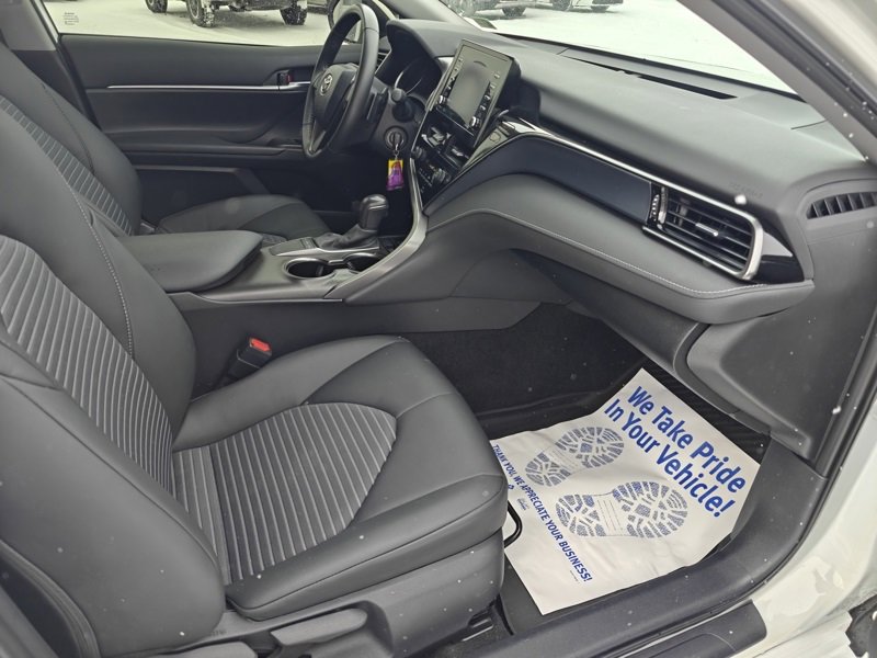 Used 2024 Toyota Camry SE image 17