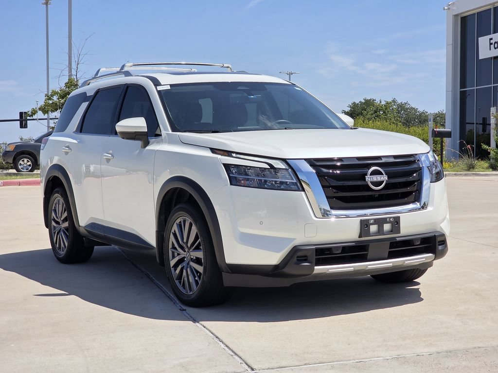 Used 2024 Nissan Pathfinder SL w/ SL Premium Package FWD image 2