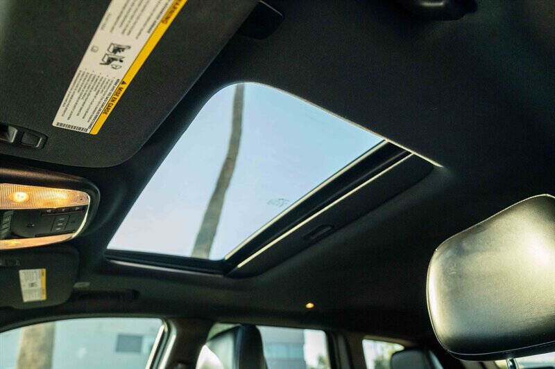 Used 2020 Jeep Grand Cherokee Altitude image 11