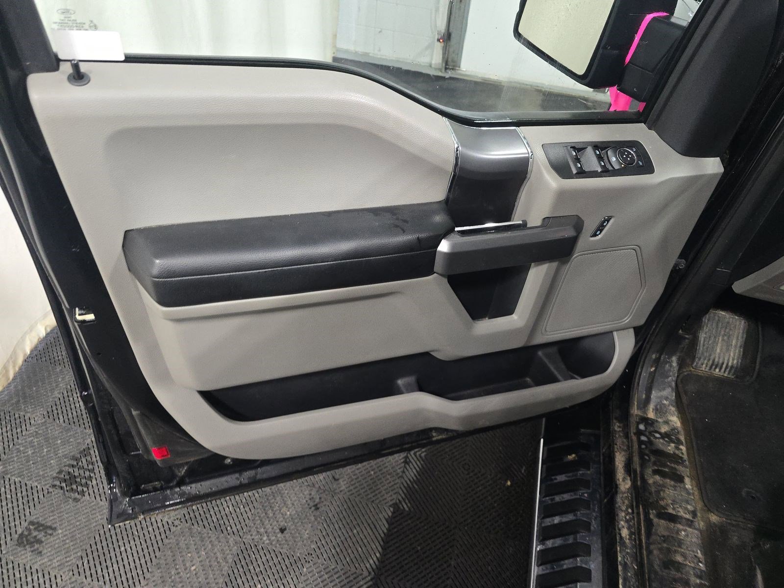 Used 2018 Ford F150 XLT w/ Equipment Group 302A Luxury image 9