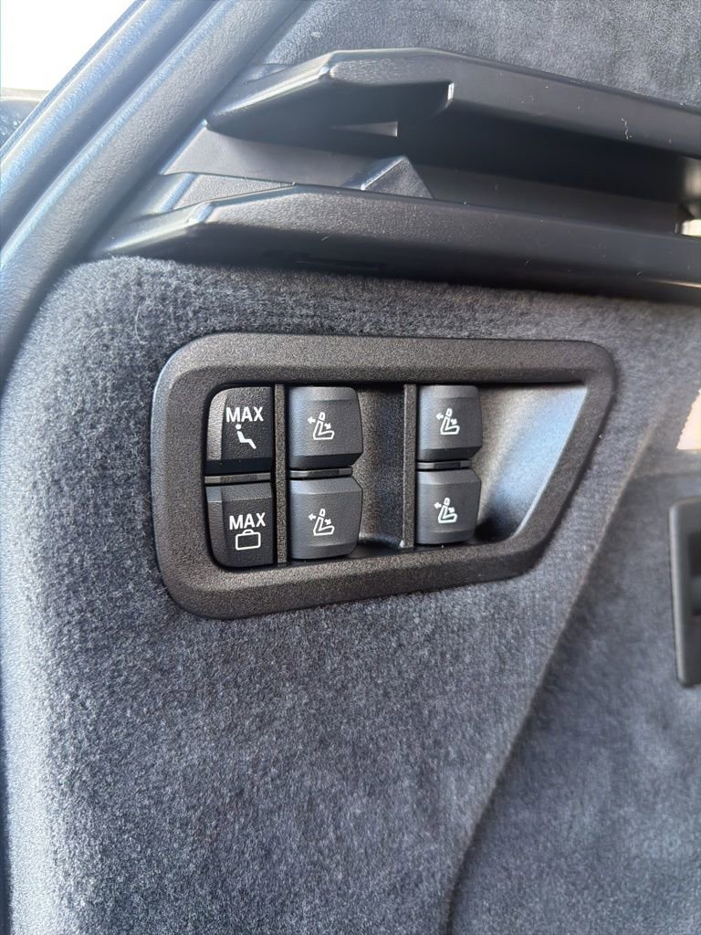 Used 2026 BMW X7 xDrive40i image 12