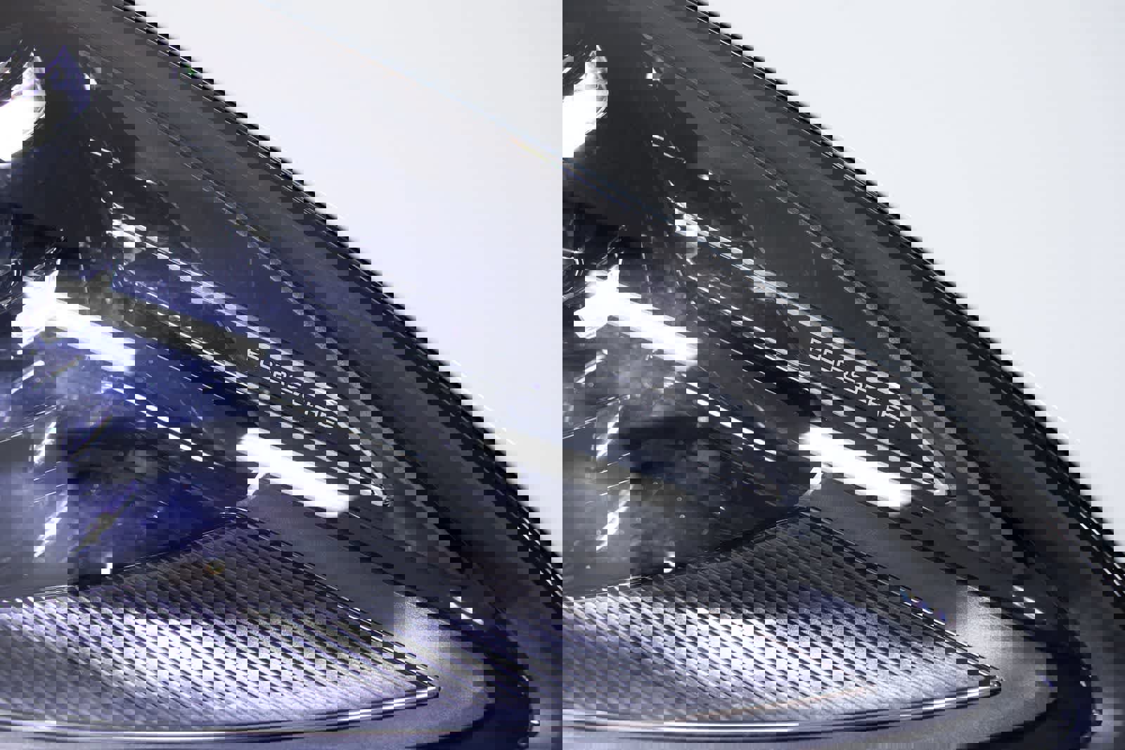 Certified 2026 Porsche Macan image 16