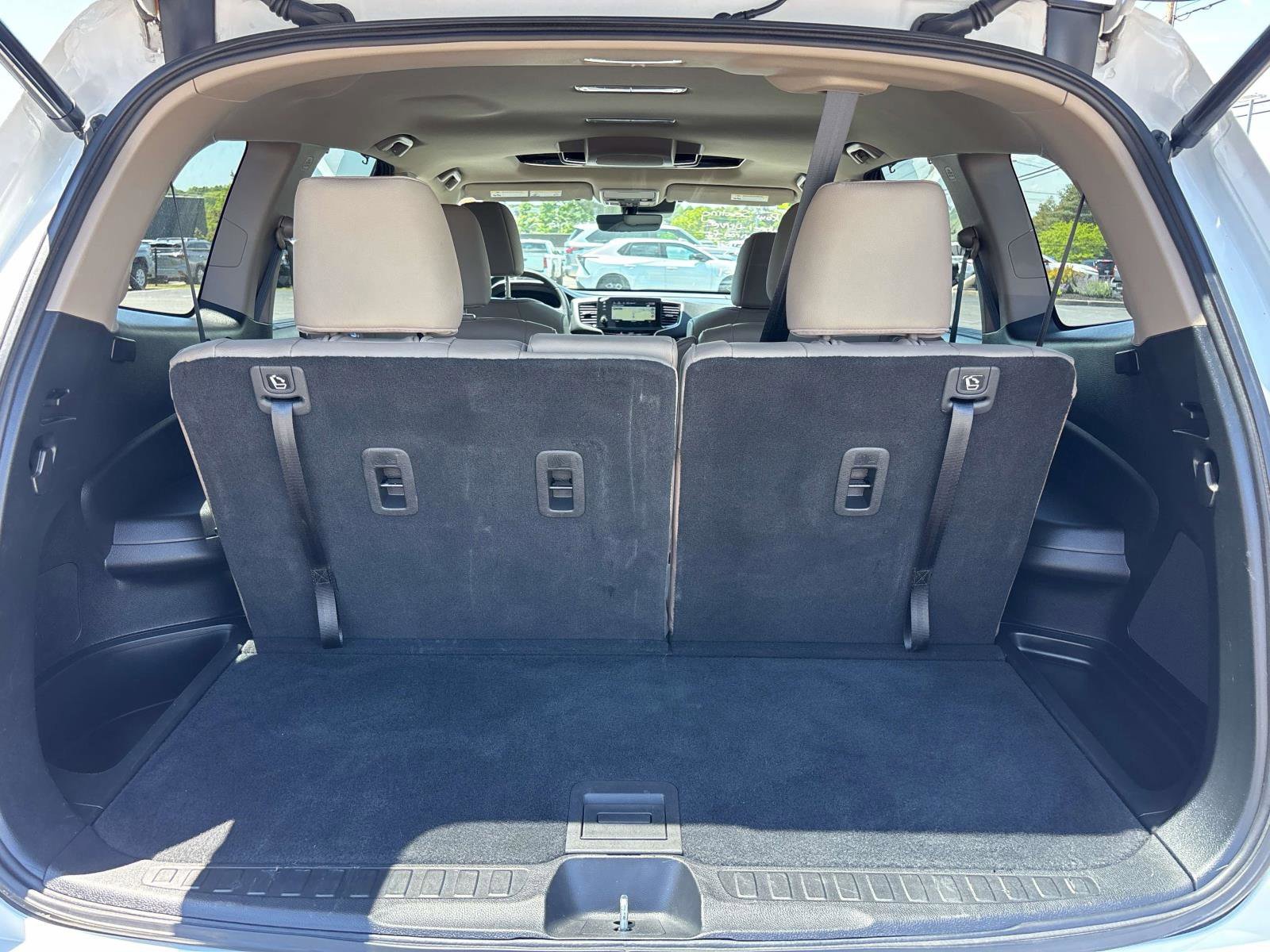 Used 2021 Honda Pilot Touring image 14