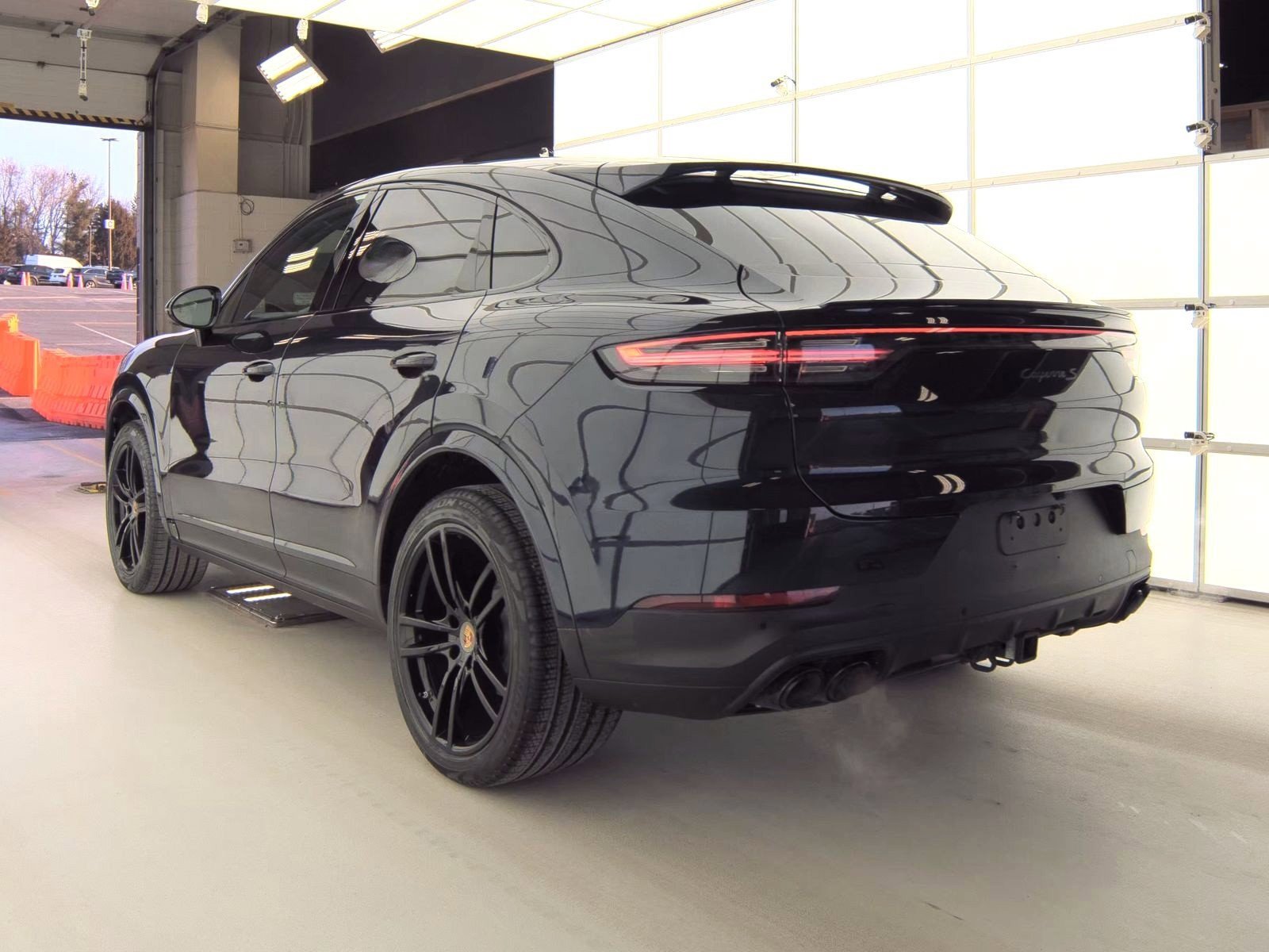 Used 2021 Porsche Cayenne S w/ Premium Package Plus image 3