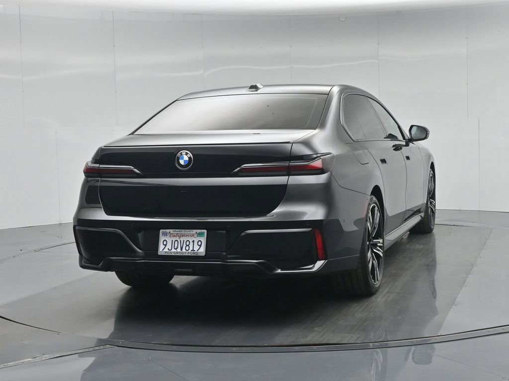 Used 2023 BMW 740i w/ Parking Assistance Package image 55