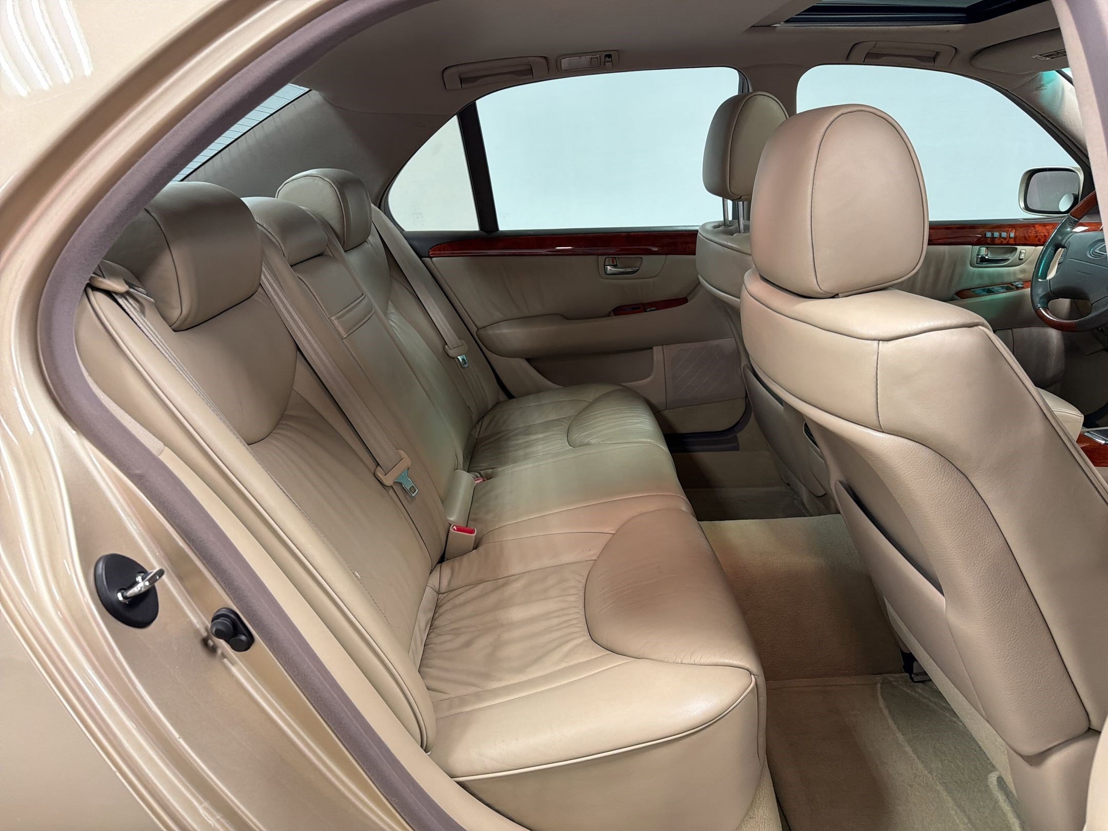 Used 2002 Lexus LS 430 RWD image 26