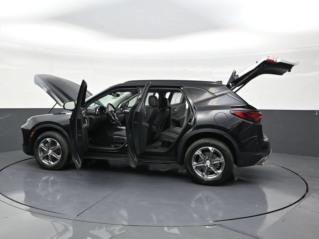 Used 2024 Chevrolet Blazer LT FWD image 32